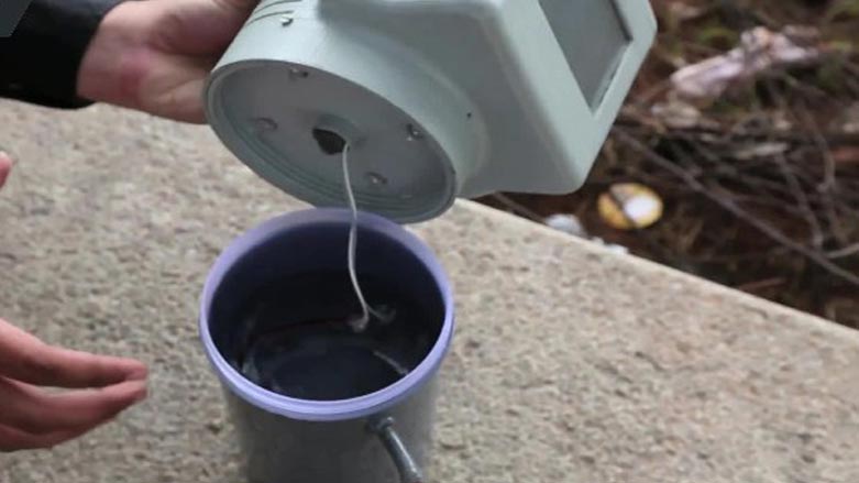به‌ڤيديۆ.. گه‌نجێك ئامێرێكى دروست كردووه‌ هه‌وا ده‌گۆڕێت بۆ ئاو